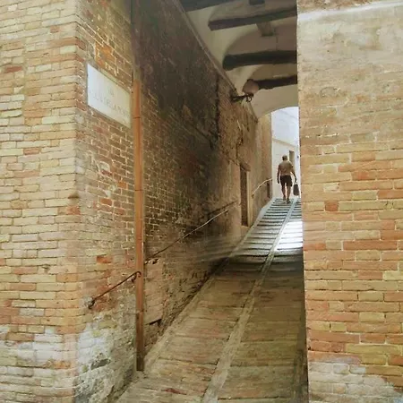 Residenza Storica Volta Della Morte Affittacamere *